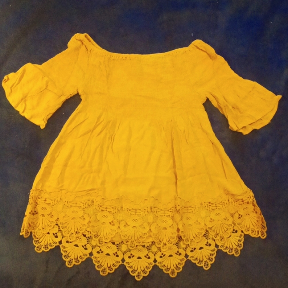 RUE 21--XS SUNFLOWER color GIRLS TOP
